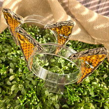 Load image into Gallery viewer, Honeycomb Cat Ears