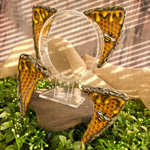 Load image into Gallery viewer, Honeycomb Cat Ears